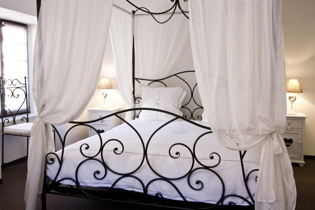 Chambre Le Hupsa Pfannala Saint-Hippolyte  Rom bilde